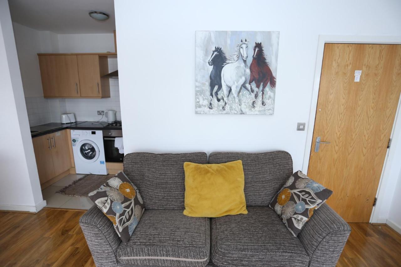 Lovely 2 Bed 2 Toilet Hill House River View Apartment Londres Exterior foto